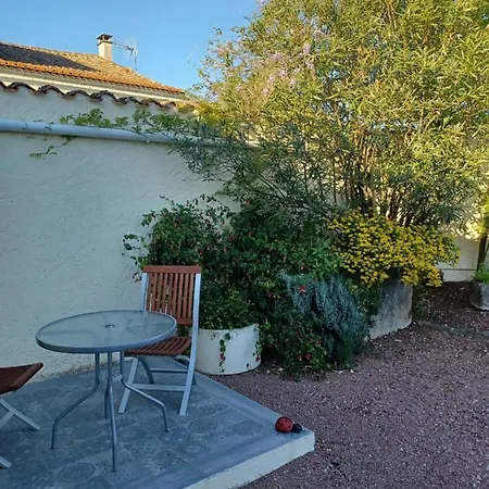 D'hotes Des Tourterelles Bed & Breakfast