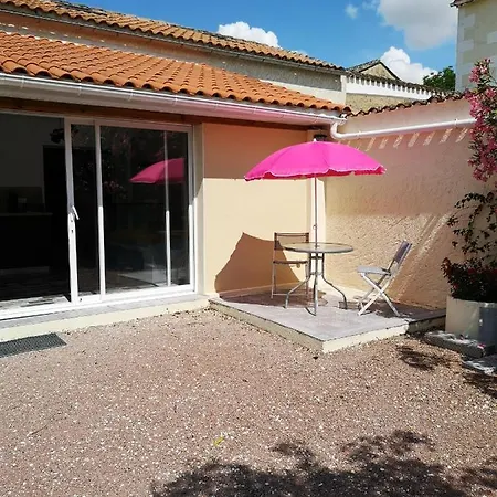 D'hotes Des Tourterelles לינה וארוחת בוקר Champniers (Charente)