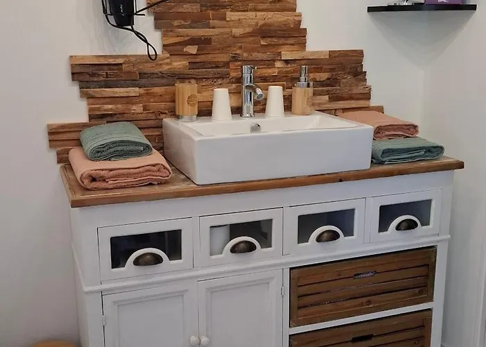 D'hotes Des Tourterelles Bed & Breakfast